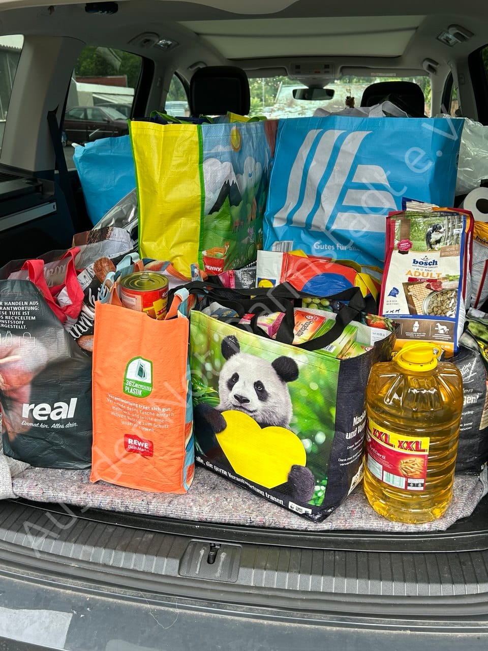 Versorgung von Menschen mit Lebensmitteln, Hygieneartikeln und mehr