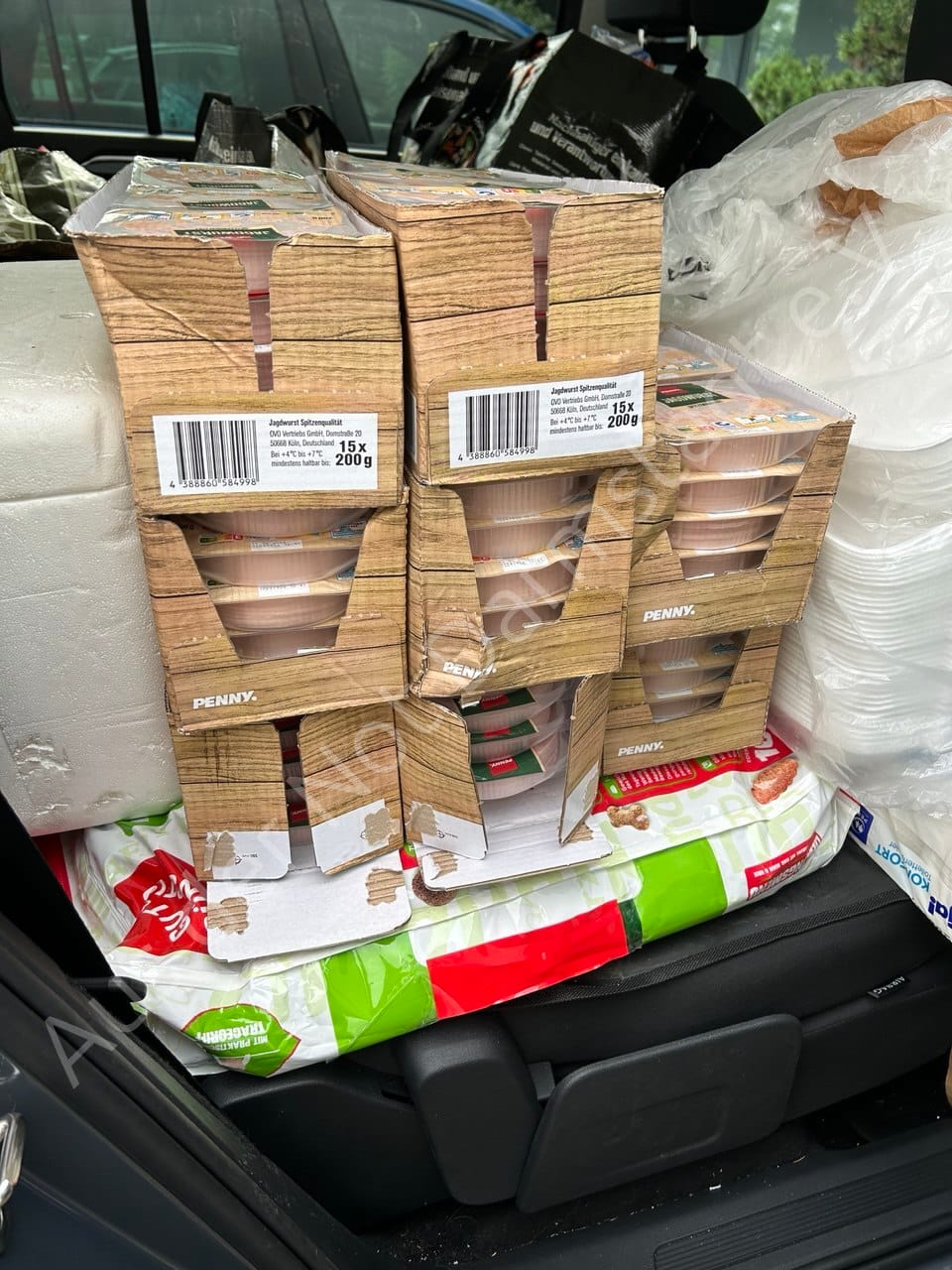 Versorgung von Menschen mit Lebensmitteln, Hygieneartikeln und mehr