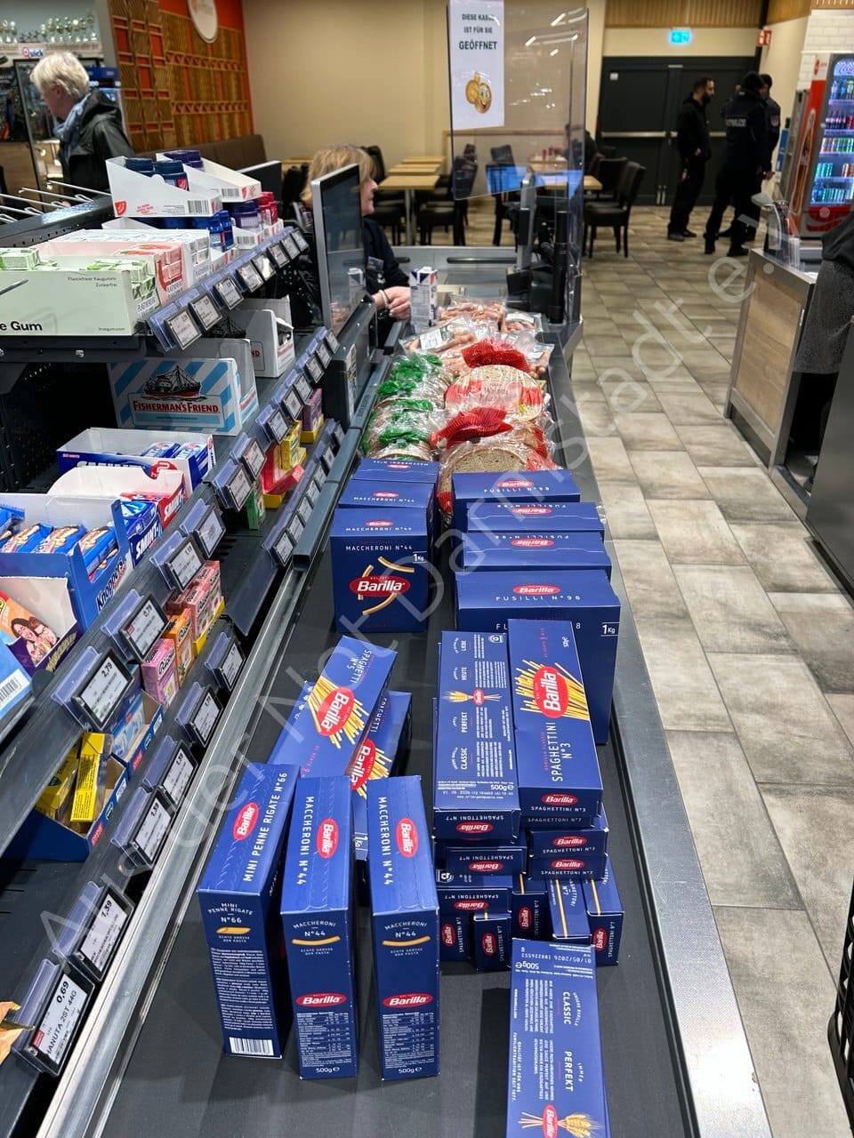 Versorgung von Menschen mit Lebensmitteln, Hygieneartikeln und mehr