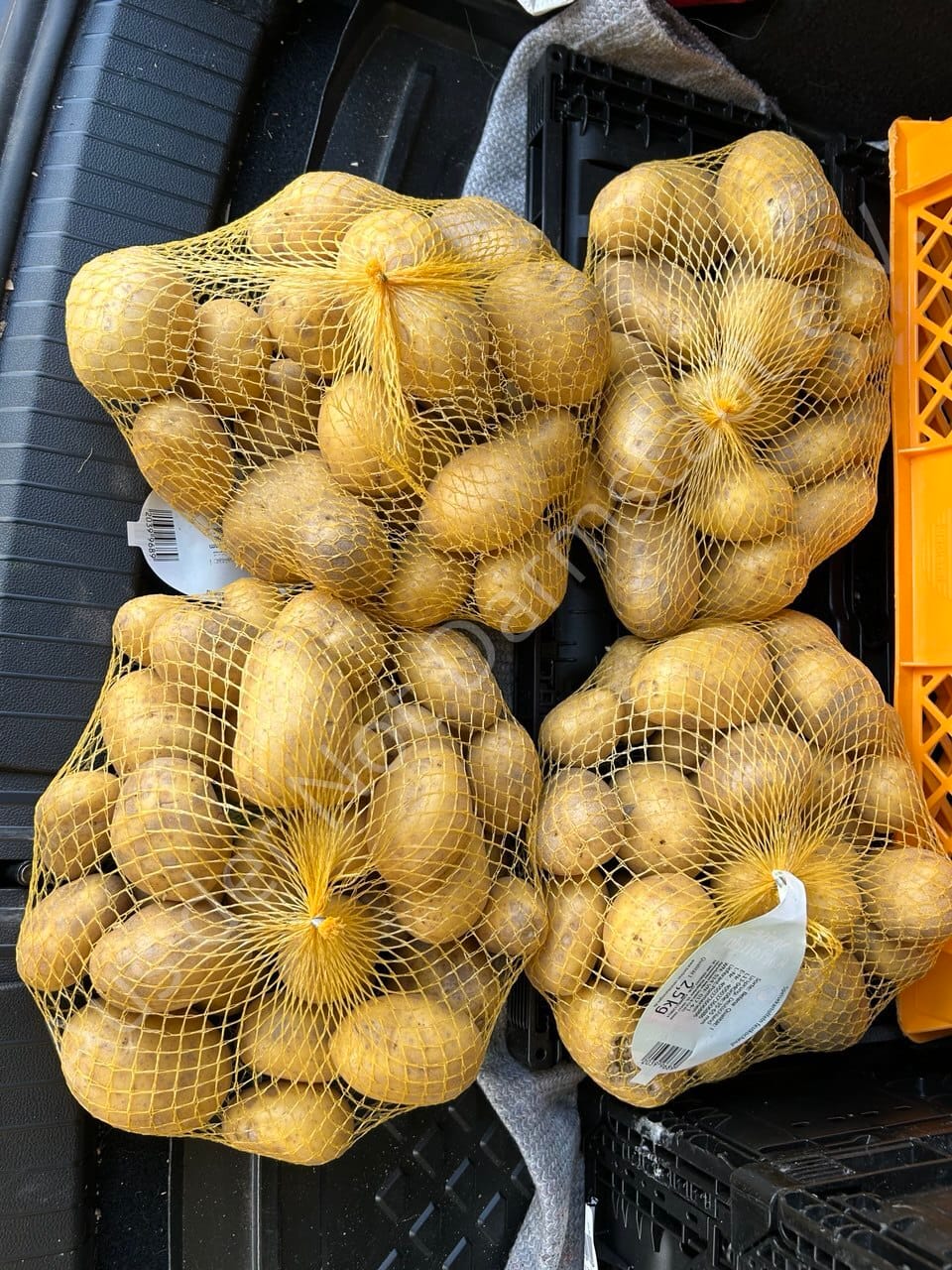 Versorgung von Menschen mit Lebensmitteln, Hygieneartikeln und mehr