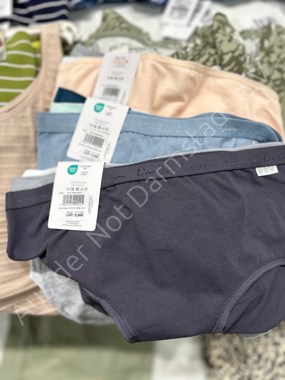 Da sitzt die 69 jährige Rentnerin im Schlafanzug am Hauptbahnhof