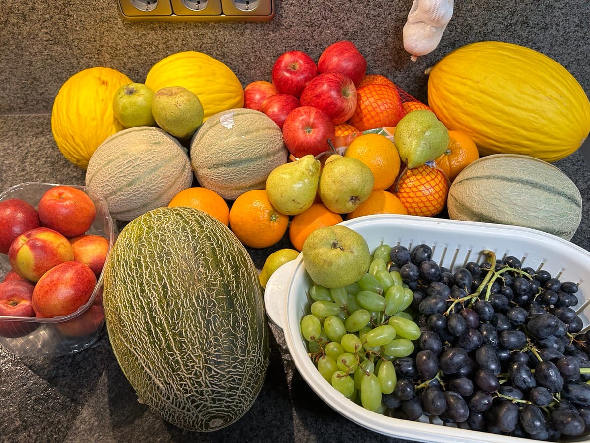 Verteilung von Wasser und Obst  30.07.2024